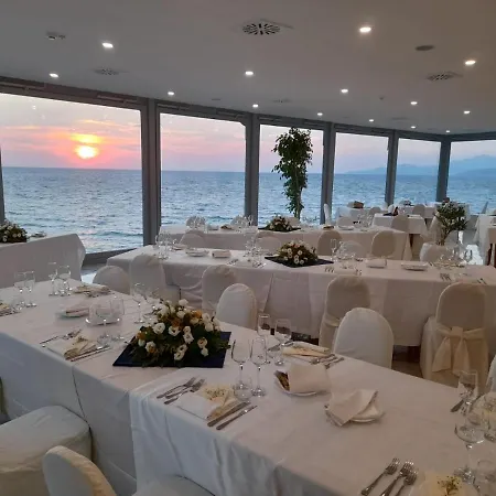 Il Gabbiano ホテル パリヌロ