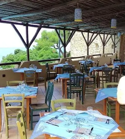 Il Gabbiano ホテル パリヌロ